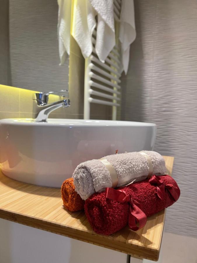 Gold Luxury Apartment Close To Presidential Palace Букурещ Екстериор снимка